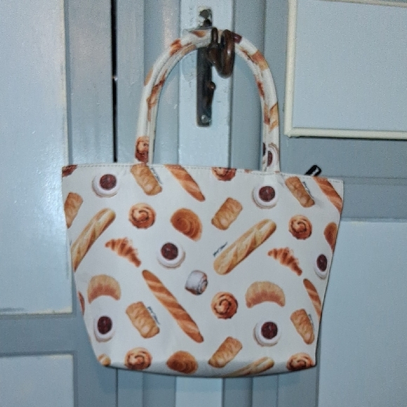 Betsey Johnson Lunch Tote - Picture 5 of 6